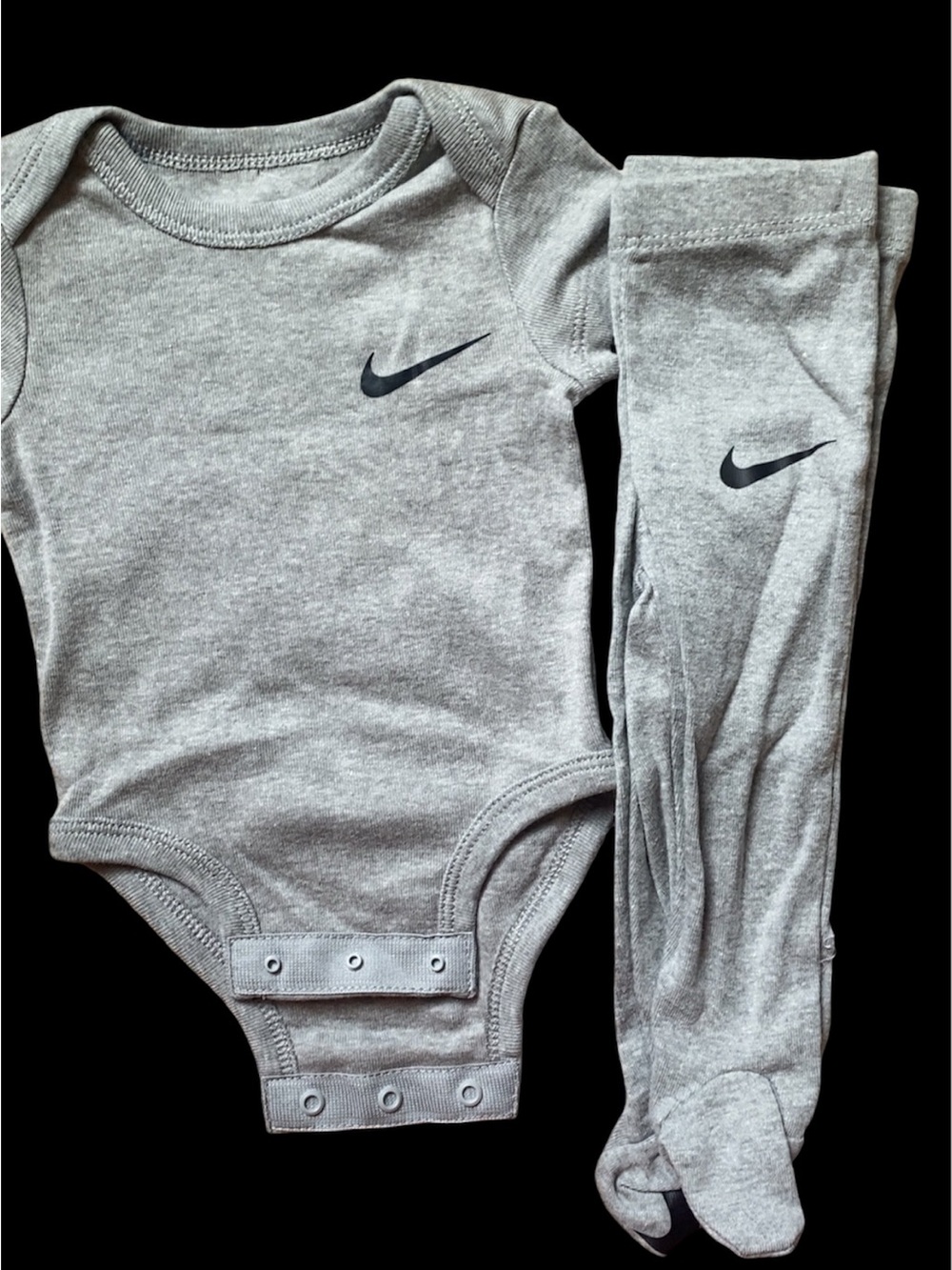 NWOT Nike Gray Baby One-Piece Set with Footed Pants. Size 3 mo